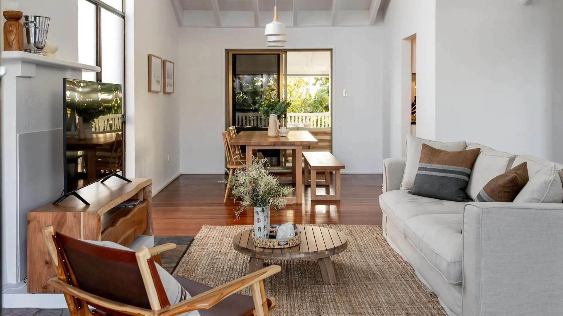 Noosa Gem In Peregian Beach - Ocean View - Steps To Beach & Village! Dog And Family Friendly Avustralya