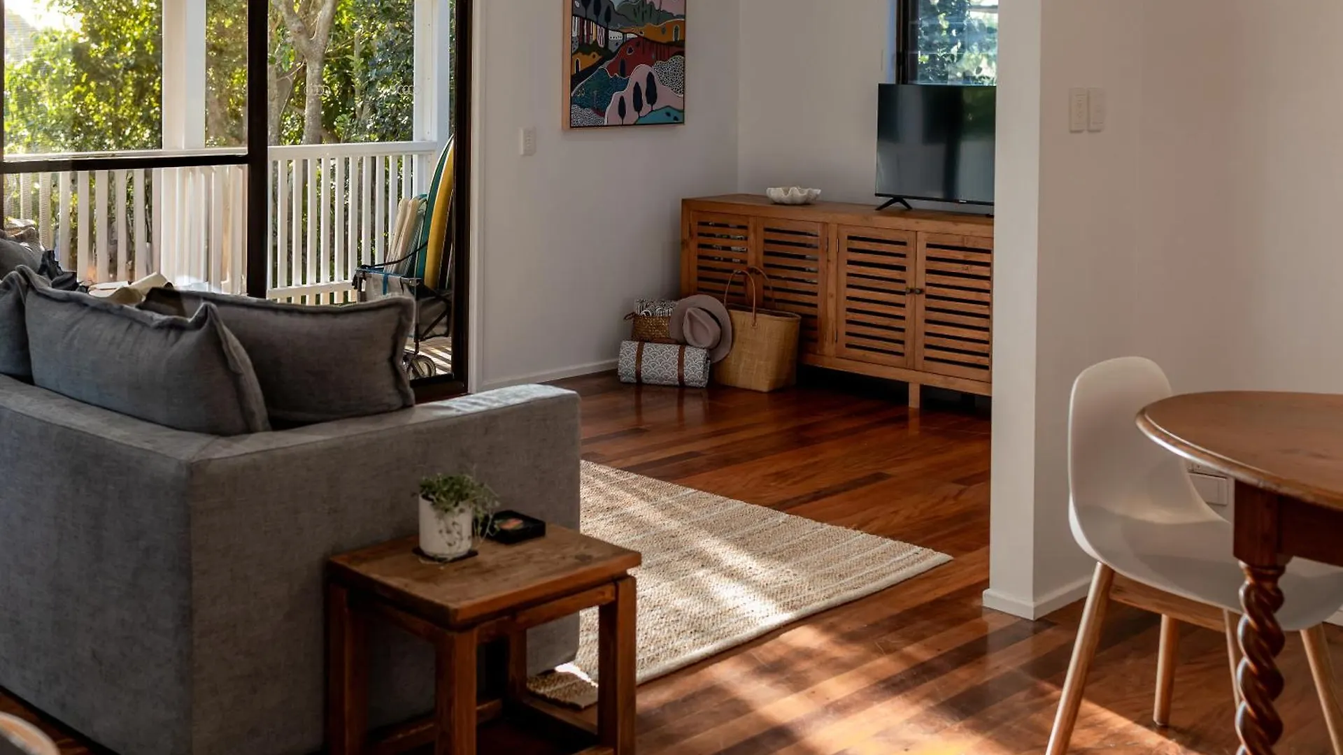 Noosa Gem In Peregian Beach - Ocean View - Steps To Beach & Village! Dog And Family Friendly Tatil Evi