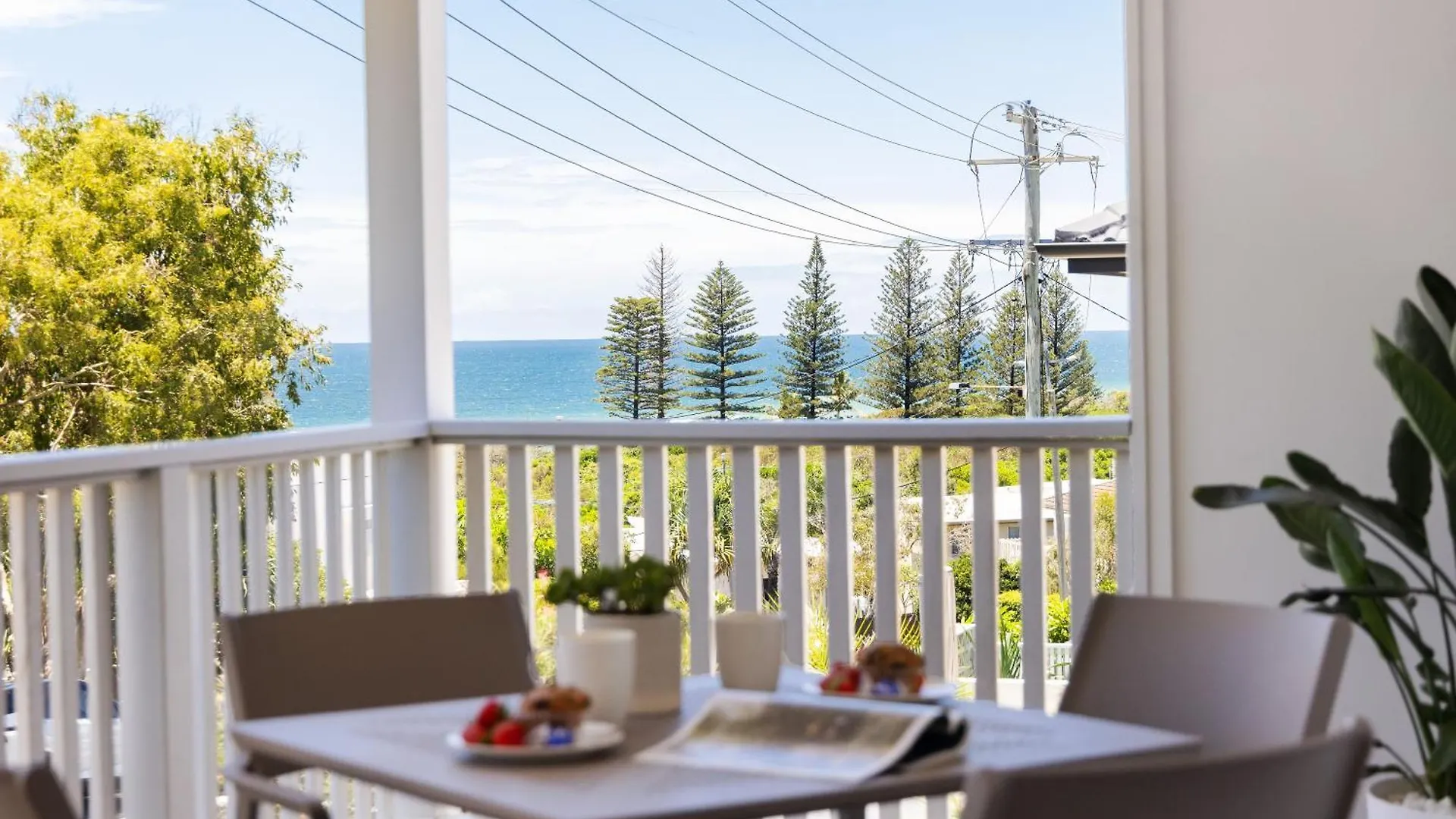 Tatil Evi Noosa Gem In Peregian Beach - Ocean View - Steps To Beach & Village! Dog And Family Friendly Avustralya